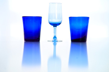 Vasos y copas azul 