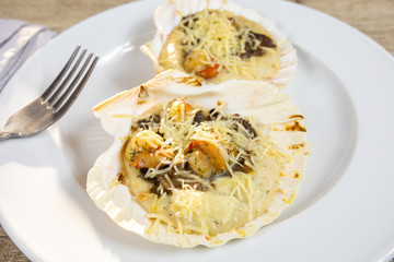 coquille saint-jacques et champignons