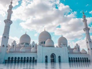 Fototapeta premium sheikh zayed mosque in abu dhabi, united arab emirates mobile photo