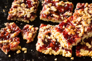 Shortbread cookies with wildberry jam