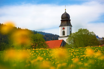 Allgäu - Ofterschwang - Kirche - Frühling 