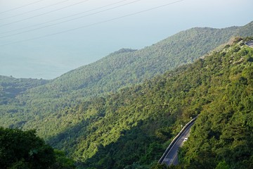 hai van pass between da nang and hue