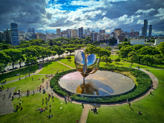Floralis Generica, Plaza de las Naciones Unidas, Buenos Aires, Argentina
