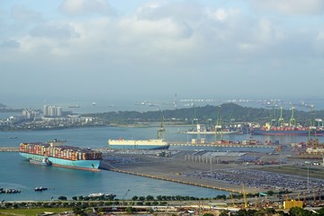 morning mood in singapores harbor