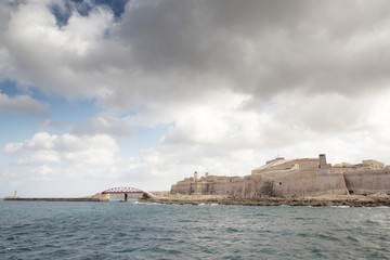 Naklejka premium seascape of Breakwater Bridge in malta