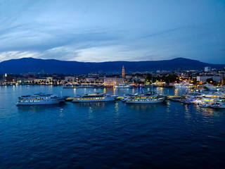 Fototapeta na wymiar Porto di Spalato (Split) di sera visto da una nave