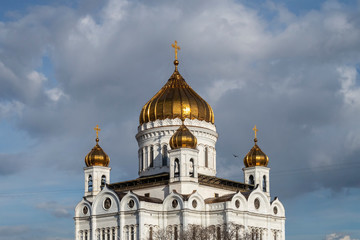 Fototapeta na wymiar Cathedral of Christ the Saviour in Moscow on bright sunny spring day. The second tallest Orthodox church in the world.