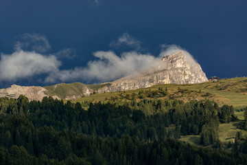 Dolomity. Lagazuoi - widok z Colfosco