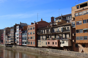 Fototapeta na wymiar Colored houses on the Onyar River in Girona, Catalonia, Spain