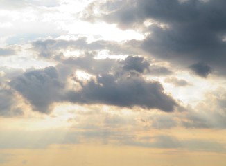 Fototapeta premium 日本の田舎の風景 7月 雨上がりの雲