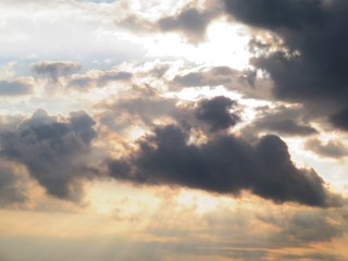 Fototapeta premium 日本の田舎の風景 7月 雨上がりの雲