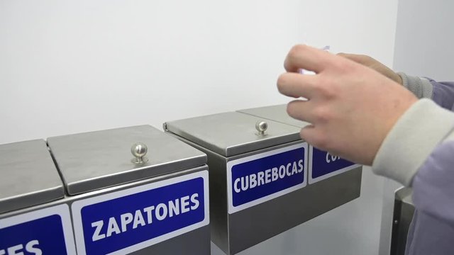 Uso de cubrebocas para entrar a zonas seguras libre de contaminaci&oacute;n, procedimiento de limpieza