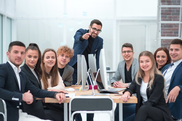 Obraz premium project Manager and business team at an office meeting.