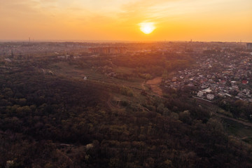 Obraz premium красивый закат над городом с высоты птичьего полета, beautiful sunset over the city aerial view