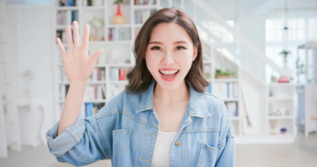 woman introduce about herself