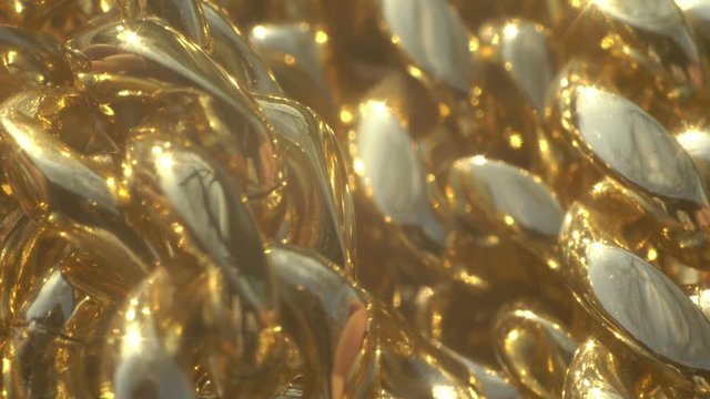 gold chain up close 18k