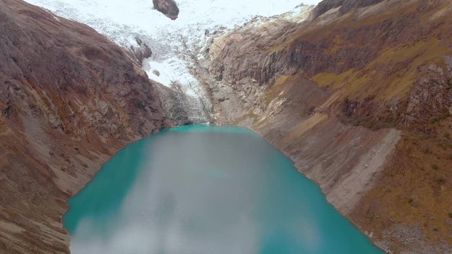 Arhuaycocha lake reversal fly, santa cruz trekk day three of the tour, peruvian andes, global warming effects. panoramic view