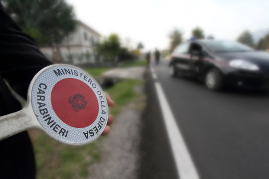 carabinieri - first floor on the heads of the Ministry of Defense at a checkpoint