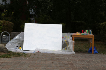 eine Leere leinwand fertig zu bemalen