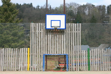 Basketballkorb. Basketballspielfeld.