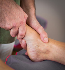 Soin et massage des pieds pour une remise en forme avec un spécialiste