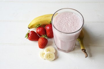 strawberry and banana milkshake smoothie - homemade with fresh fruit