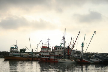 Obraz premium fishing boats in the harbor
