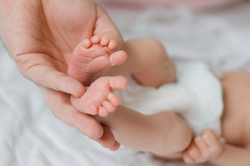 Obraz na płótnie Canvas newborn foot