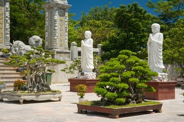 Obraz premium statue in the garden