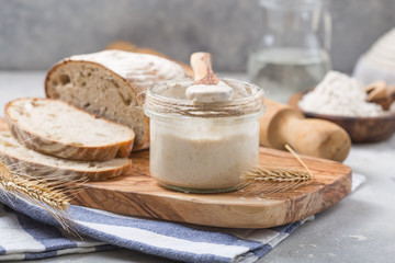 The leaven for bread is active. Starter sourdough ( fermented mixture of water and flour to use as leaven for bread baking). The concept of a healthy diet