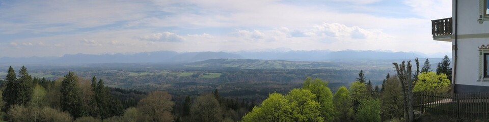 Fototapeta na wymiar Alpenpanorama vom Hohenpeißenberg