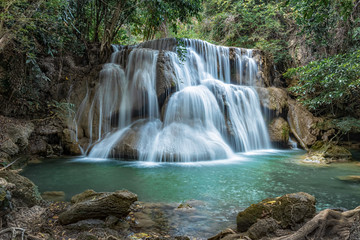 Fototapeta na wymiar Huai Mae Khamin Waterfall, Kanchanaburi