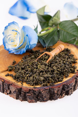 Aromatic tea with berry notes, leaf and granulated, with pieces of berries and zucats