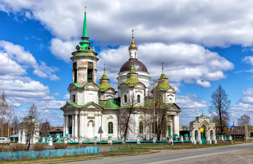 Fototapeta na wymiar Church of St. Nicholas the Wonderworker in Byngi village. Russia