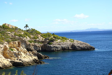 Fototapeta na wymiar view of the coast of sea