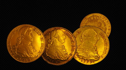 Monedas de oro, dolar español, ocho escudos. Época de la américa española. 