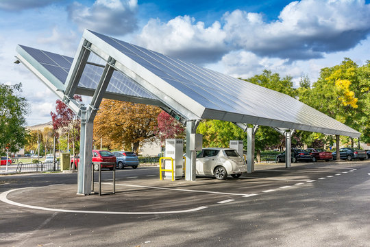 Car charging station for self-sufficient and first photovoltaic panels in Europe. it is also free. It is located in the Farm of San Ildefonso in Segovia (Spain)