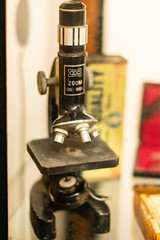 Microscópio antigo