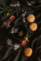 Obraz na płótnie Canvas still life with tea and flowers