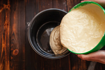 
Instructions for making a biscuit with your own hands. Step eleven Pour the dough from a bowl into a multicooker bowl or baking dish. DIY.