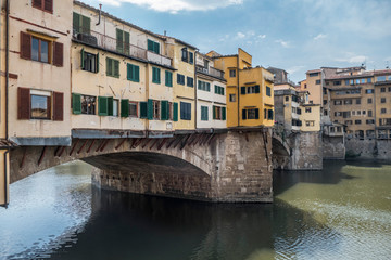 Fototapeta na wymiar The beautiful Ponte Vecchio in Florence