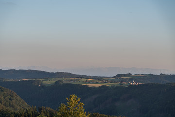 Hügelige Landschaft im Donauraum - Austria