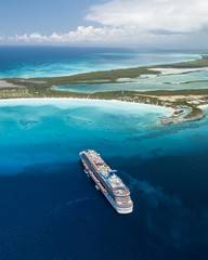 Bahamas - Cruise Ship © timbatec