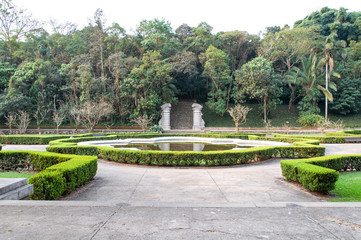 French garden boulevard