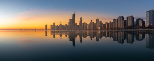 Panoramic Chicago Skyline Cityscape at night  and  blue sky with cloud, Chicago, United state - obrazy, fototapety, plakaty