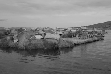B/W Uros