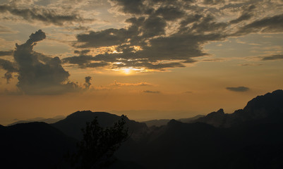 Obraz premium Sunset view over the mountains in Italy