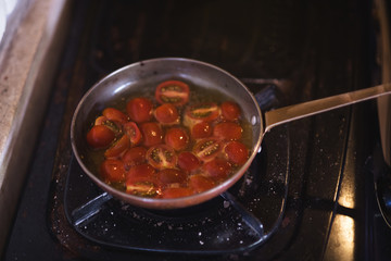 sauteing tomatoes, fry