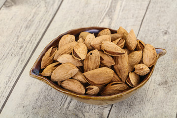 Unpeeled Almonds nuts
