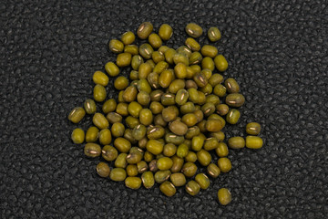 Dry raw beans mung for cooking